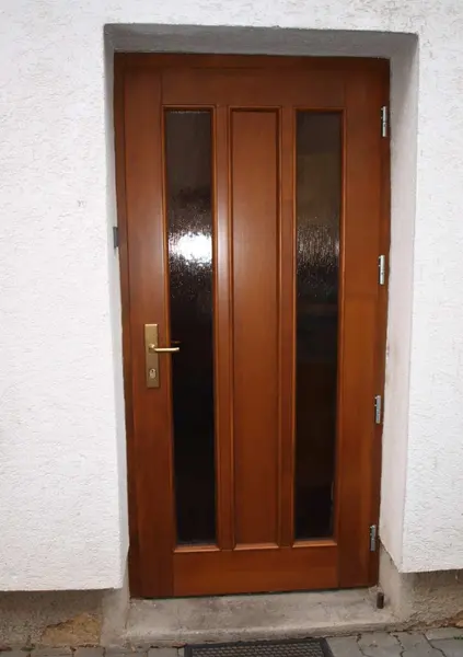 Dřevěné dveře a okna na zakázku