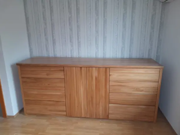 Nábytek a vestavěné skříně na míru